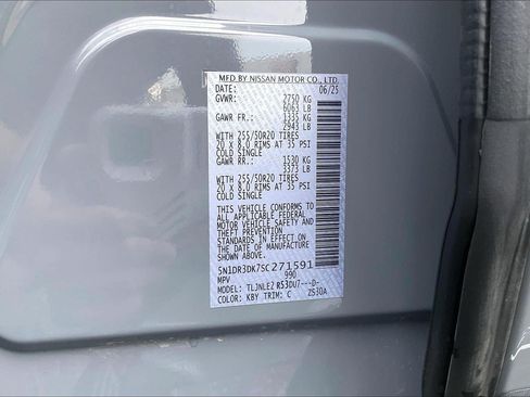 Used 2025 Nissan Pathfinder Platinum AWD/4WD image 33