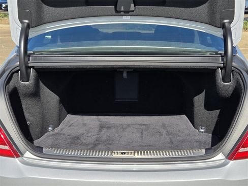 Used 2018 Genesis G90 3.3T Premium image 32