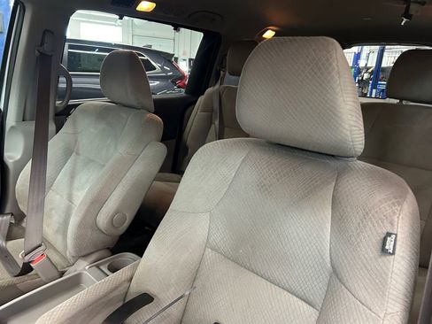 Used 2015 Honda Odyssey EX image 16