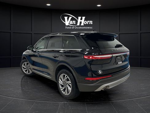 Used 2024 Lincoln Corsair AWD image 5