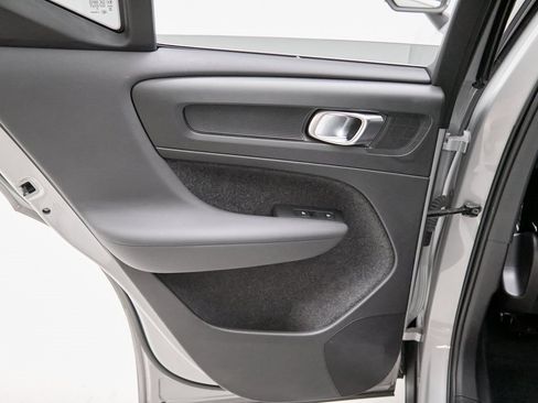 Used 2023 Volvo XC40 B5 Ultimate w/ Protection Package Premier image 20