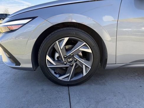 Used 2025 Hyundai Elantra Sport image 4