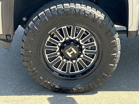 Used 2024 GMC Sierra 3500 Denali w/ Technology Package AWD/4WD image 32