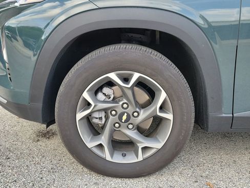 Used 2025 Chevrolet Trax LT w/ Driver Confidence Package FWD image 8