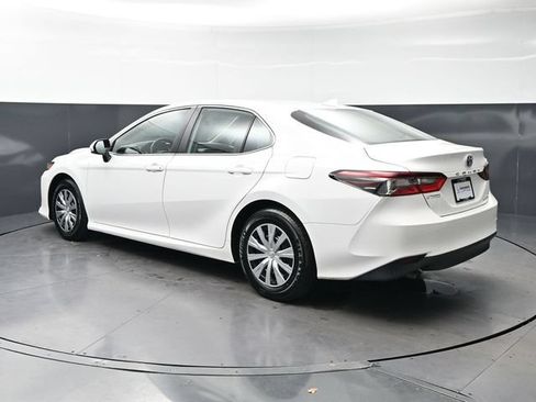 Used 2022 Toyota Camry LE FWD image 7