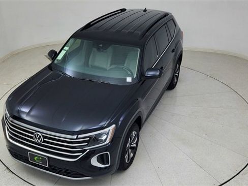 Used 2025 Volkswagen Atlas SE image 79