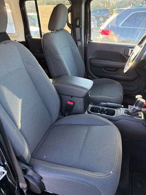 Certified 2026 Jeep Wrangler Unlimited Sahara AWD/4WD image 17
