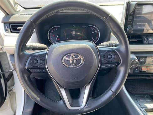 Used 2020 Toyota RAV4 Limited FWD image 12