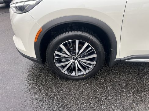 Used 2023 INFINITI QX60 Sensory w/ Vision Package image 8