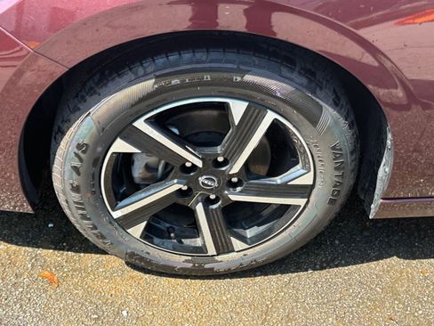 Used 2024 Nissan Sentra SV image 28