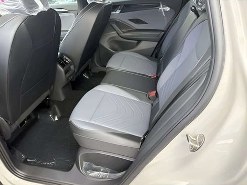New 2026 Volkswagen Tiguan SE R-Line AWD/4WD image 7