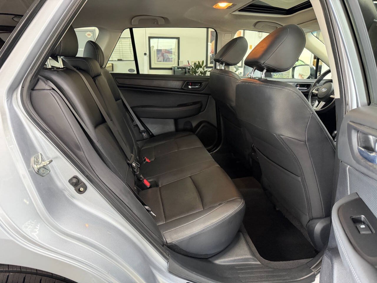 Used 2017 Subaru Outback 2.5i Limited AWD/4WD image 15