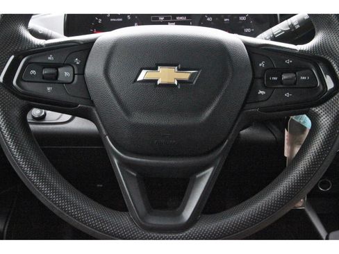 Used 2024 Chevrolet Trax LS w/ LS Convenience Package FWD image 17