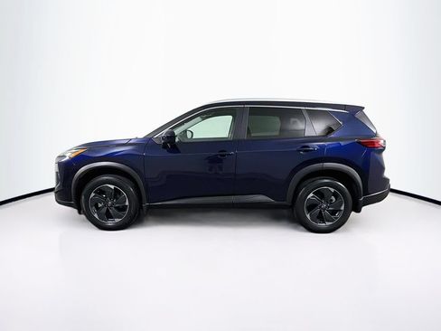 Used 2025 Nissan Rogue SV w/ SV Premium Package FWD image 4