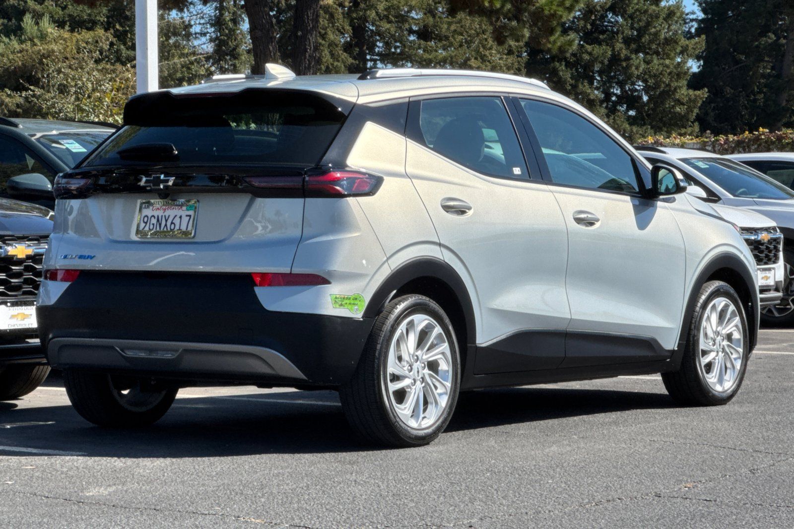 Used 2023 Chevrolet Bolt EUV LT w/ Driver Confidence Package FWD image 5