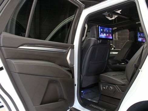 Used 2026 Cadillac Escalade V AWD/4WD image 37