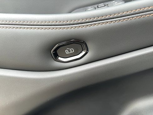 New 2026 Jeep Cherokee Limited image 18