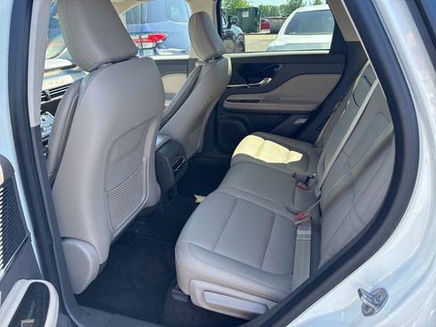 Used 2022 Lincoln Corsair FWD w/ Equipment Group 101A image 7