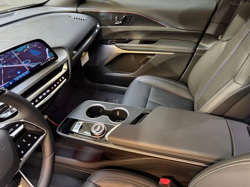 New 2026 Cadillac Lyriq Premium Luxury AWD/4WD image 39