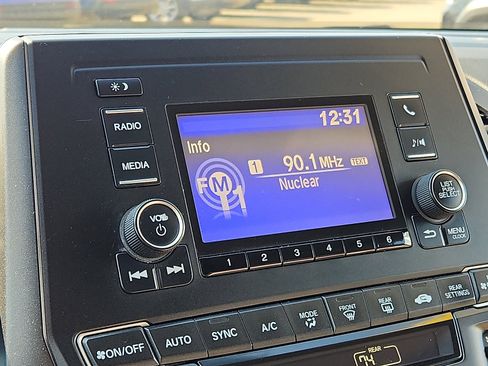 Used 2019 Honda Odyssey LX image 17