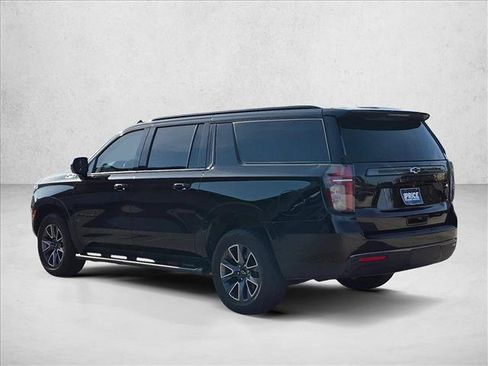 Used 2021 Chevrolet Suburban Z71 w/ Rear Media and Nav Package AWD/4WD image 7