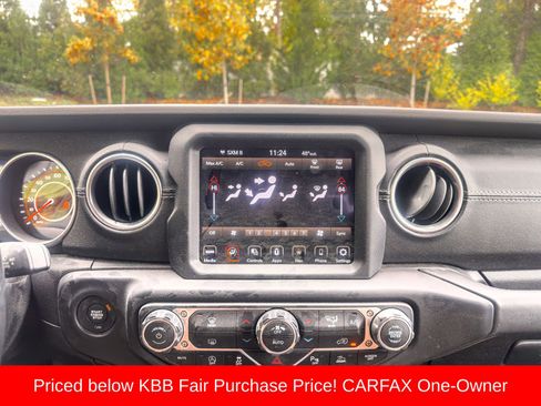Used 2020 Jeep Gladiator Overland AWD/4WD image 17