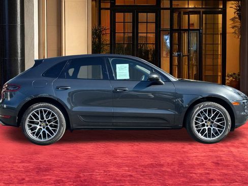 Used 2018 Porsche Macan S image 9