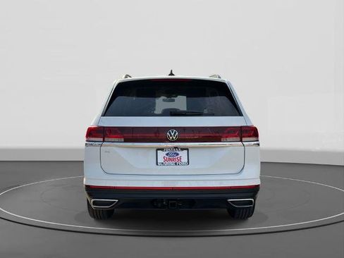 Used 2025 Volkswagen Atlas SE FWD image 6