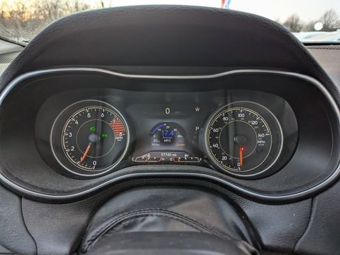 Used 2020 Jeep Cherokee Limited image 12