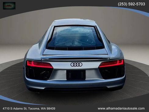 Used 2017 Audi R8 V10 w/ Carbon Exterior Package image 12