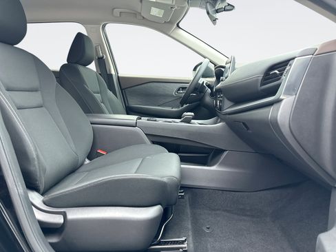 Used 2023 Nissan Rogue S AWD/4WD image 16