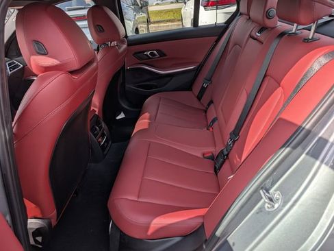 Used 2025 BMW 330i Sedan w/ M Sport Package image 21