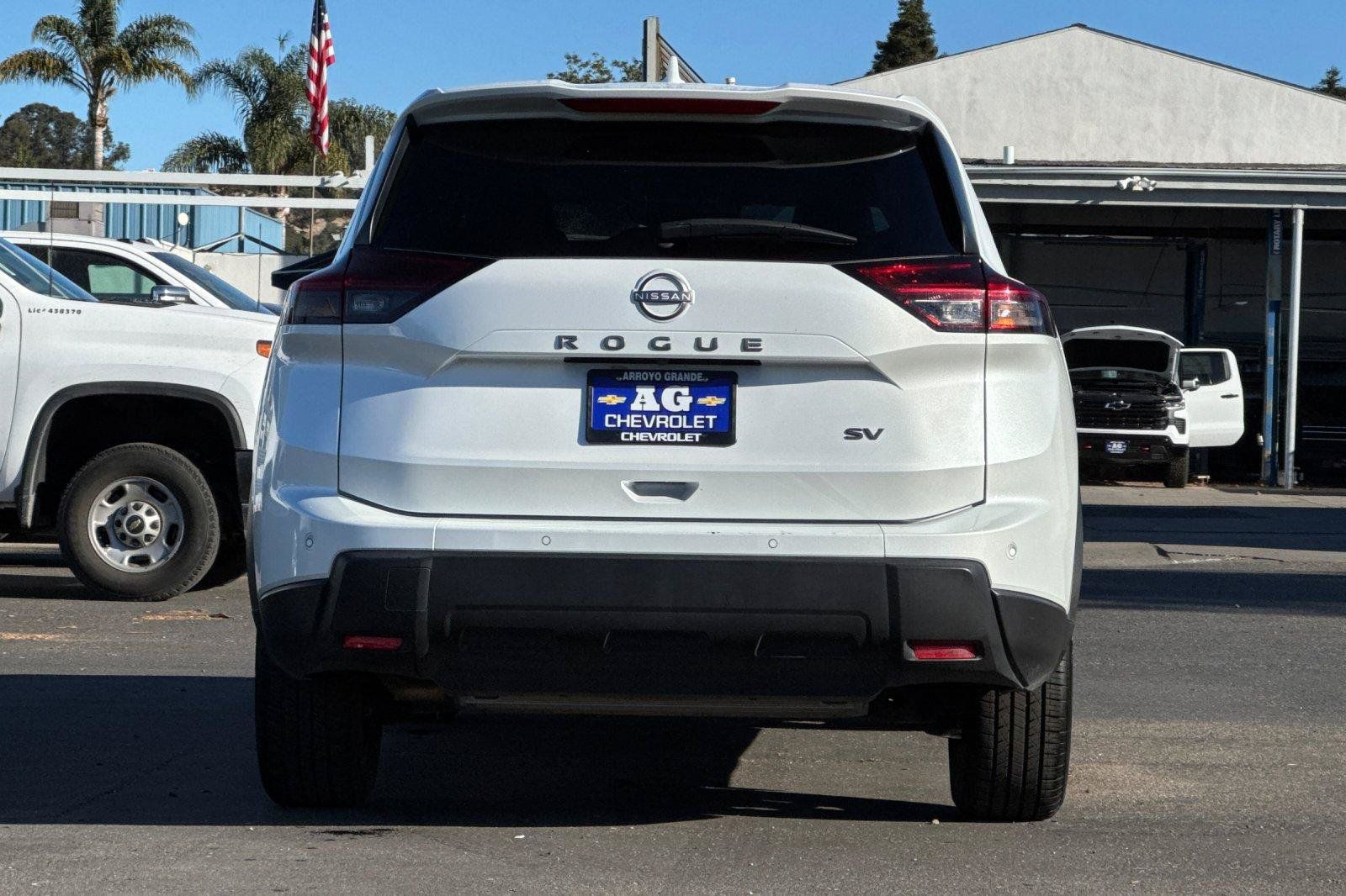 Used 2024 Nissan Rogue SV FWD image 7