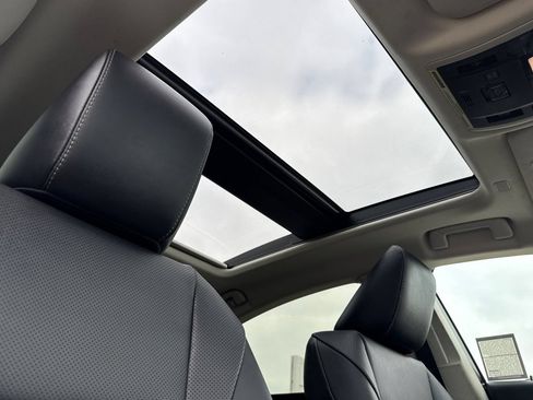 Used 2023 Lexus ES 350 w/ Premium Package FWD image 17