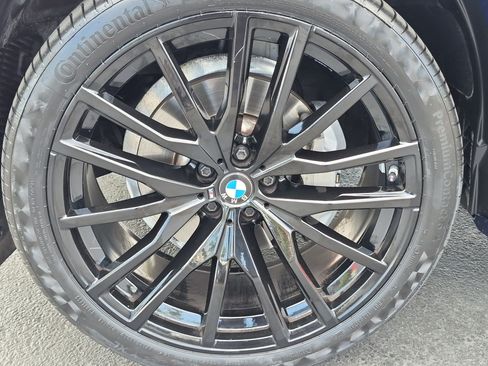 Used 2023 BMW X5 xDrive40i w/ M Sport Package AWD/4WD image 13