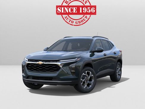 New 2026 Chevrolet Trax LT w/ Sunroof Package FWD image 6
