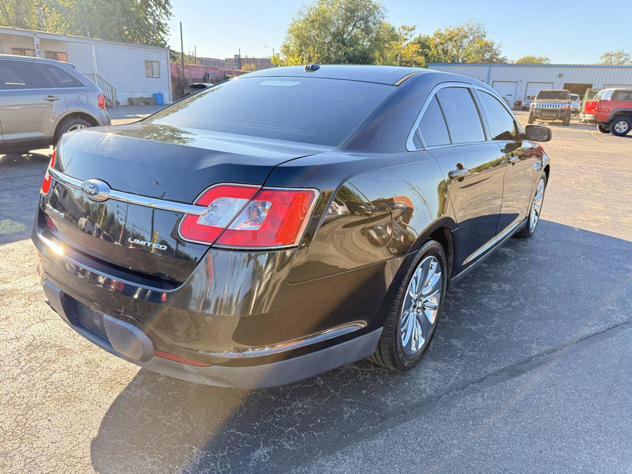 Used 2011 Ford Taurus Limited w/ 301A Rapid Spec Order Code FWD image 5