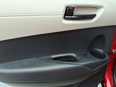 Used 2024 Toyota Corolla Cross LE image 10