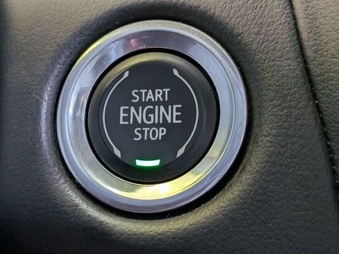 Used 2023 Chevrolet Suburban Premier RWD image 33
