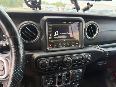 Used 2023 Jeep Wrangler Unlimited Rubicon 4xe w/ Steel Bumper Group AWD/4WD image 6