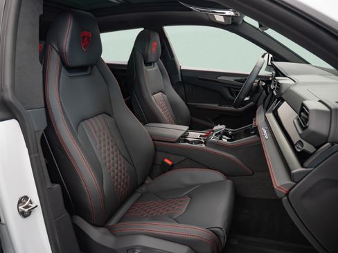 Used 2025 Lamborghini Urus SE AWD/4WD image 10