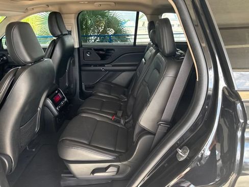 Used 2023 Lincoln Aviator Reserve w/ Elements Package Plus RWD image 3