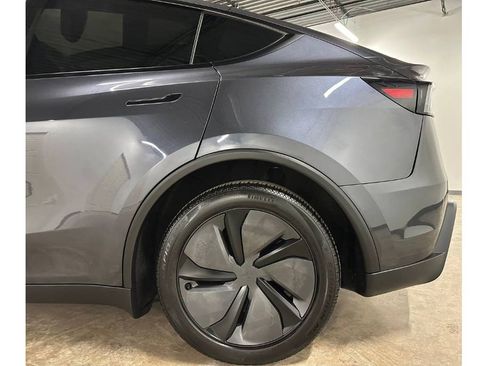 Used 2026 Tesla Model Y Long Range image 10