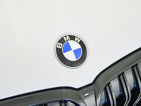 Certified 2023 BMW 330i Sedan w/ M Sport Package RWD image 8