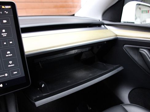 Used 2023 Tesla Model Y Long Range image 17