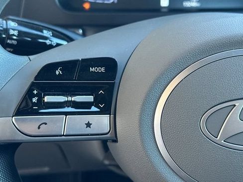 Certified 2025 Hyundai Elantra Hybrid FWD image 27