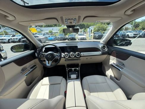 Used 2022 Mercedes-Benz GLB 250 4MATIC w/ Premium Package Lite image 63