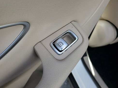 Used 2022 Mercedes-Benz GLC 300 image 18