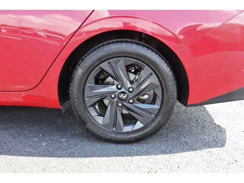Used 2023 Hyundai Elantra SEL FWD image 31