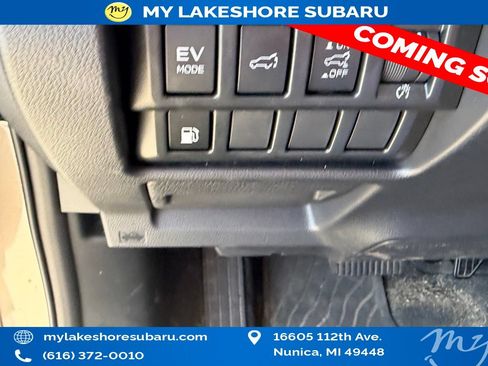 Used 2025 Subaru Forester Premium AWD/4WD image 11